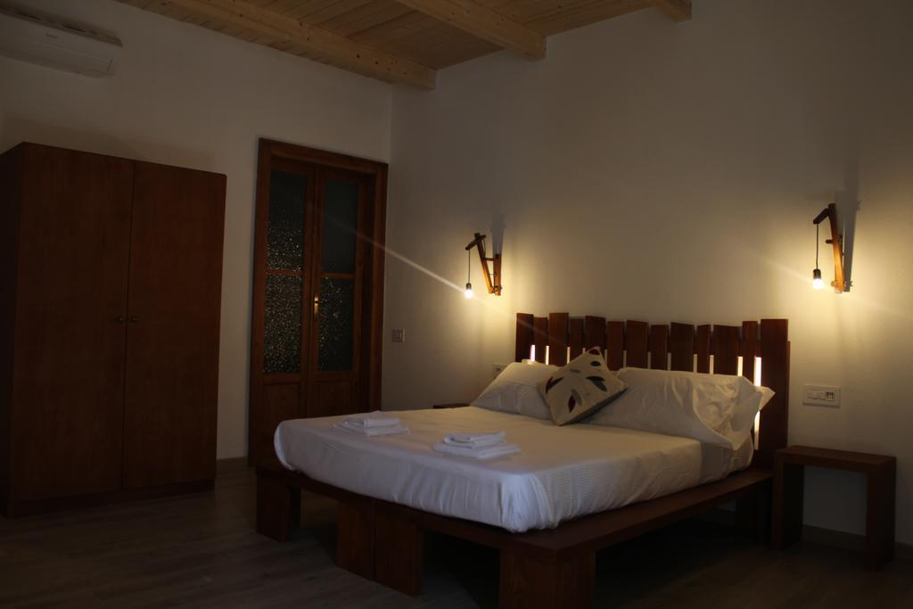 Art Guest House Кальярі Екстер'єр фото
